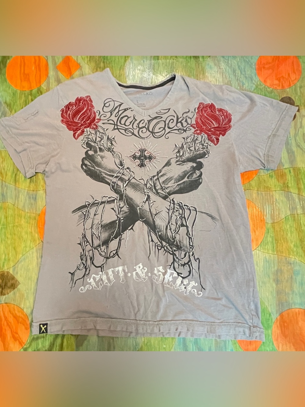 Mark Ecko Cut & Sew Womens Large Cotton T Shirt Gray Roses Hands Graphic